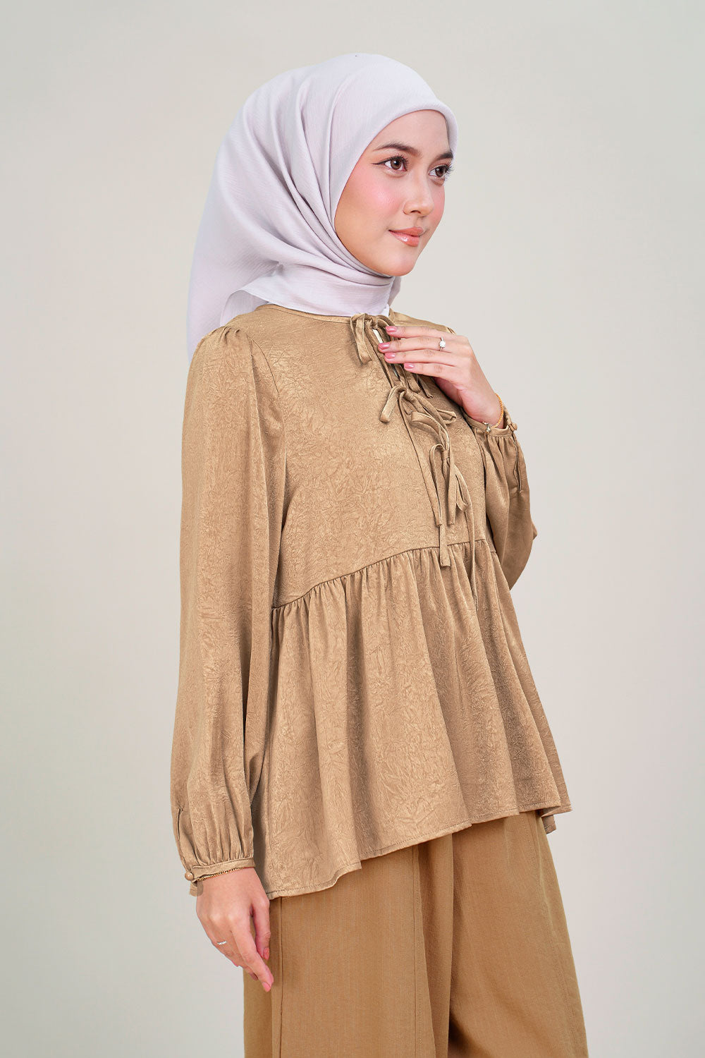 Jane Ruffle Top Latte