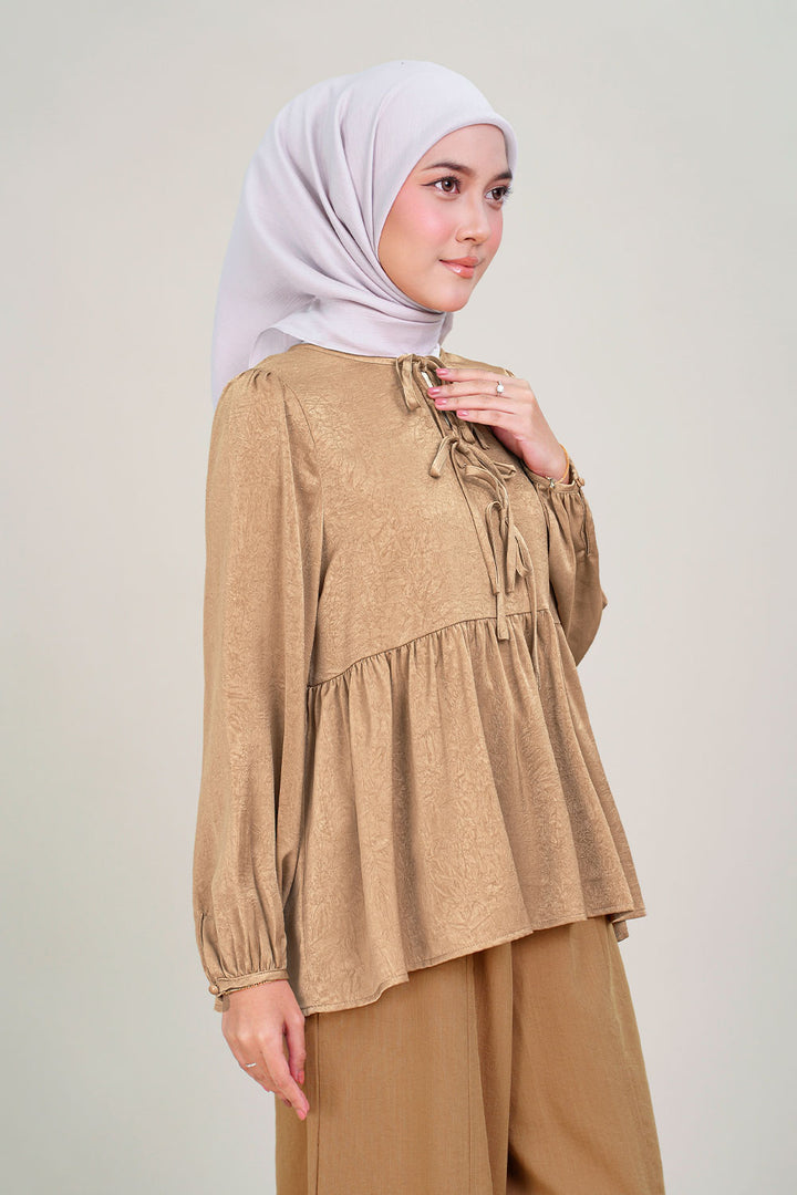 Jane Ruffle Top Latte