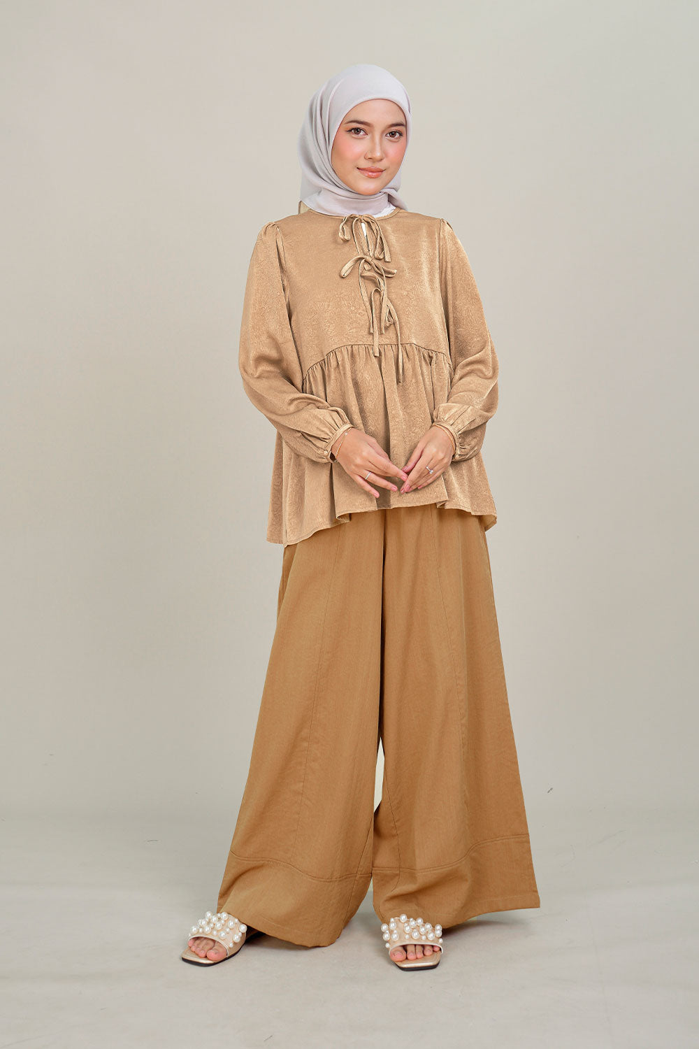 Jane Ruffle Top Latte