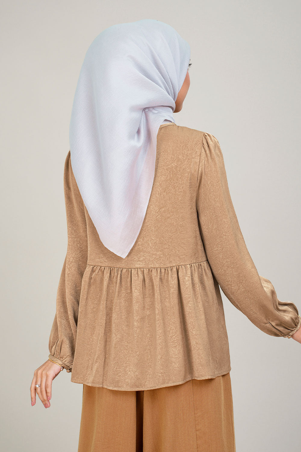 Jane Ruffle Top Latte