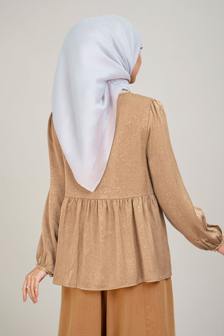 Jane Ruffle Top Latte