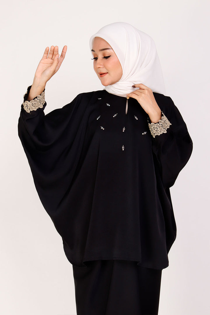 Dewi Plain Batwing Blouse Black