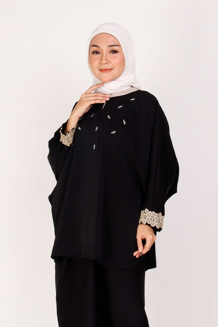 Dewi Plain Batwing Blouse Black