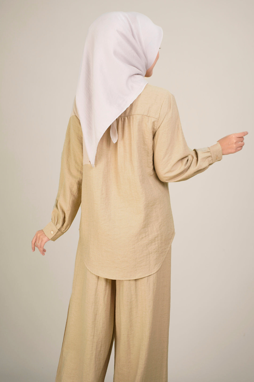 Alodia Blouse Khaki