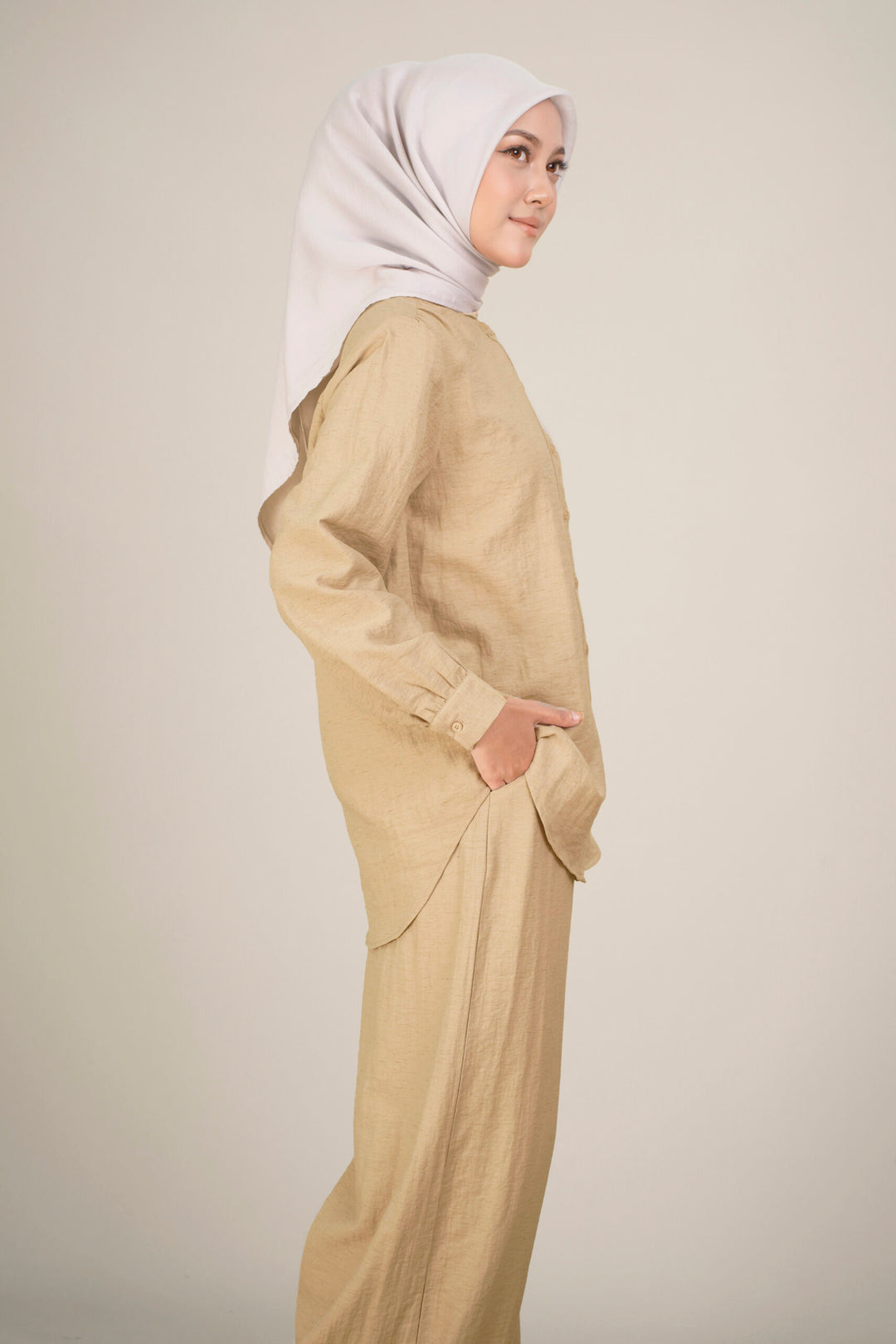 Alodia Blouse Khaki