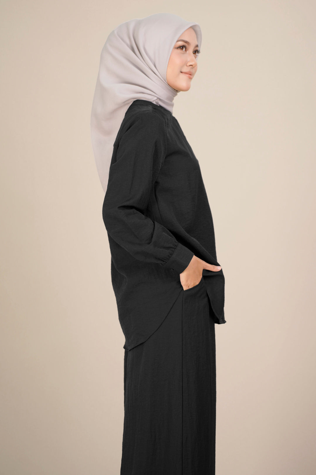 Alodia Blouse Black