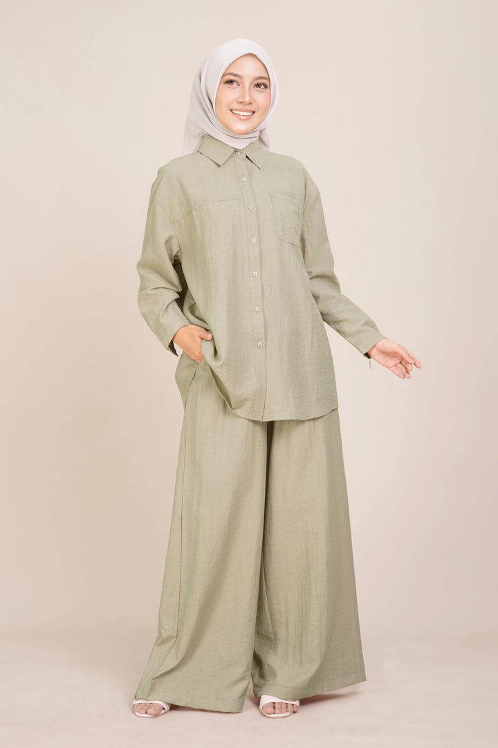 Alodia 2.0 Baggy Top Khaki