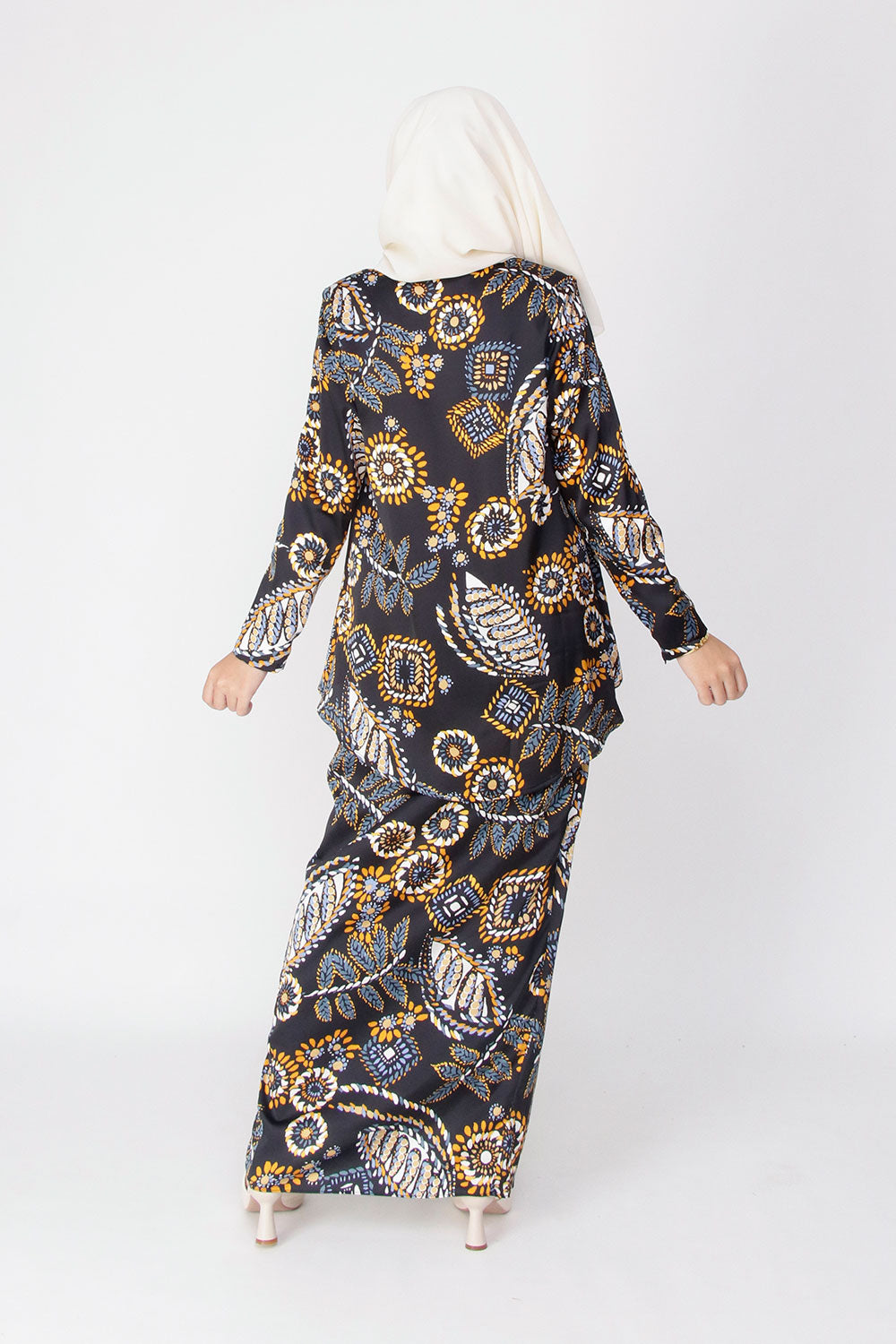 Kaseh Kebaya Kurung Black