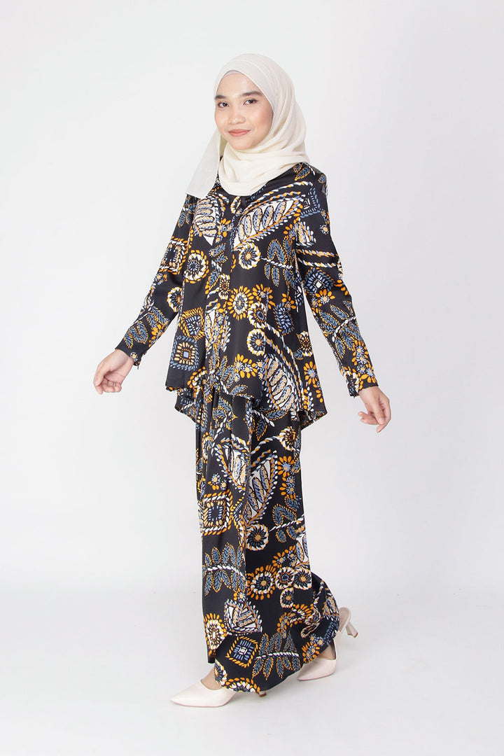 Kaseh Kebaya Kurung Black