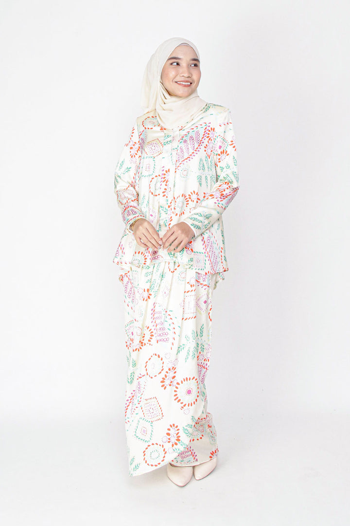 Kaseh Kebaya Kurung Cream