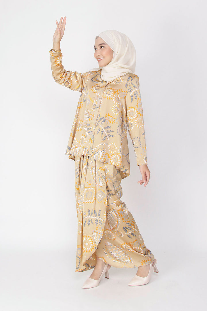 Kaseh Kebaya Kurung Gold