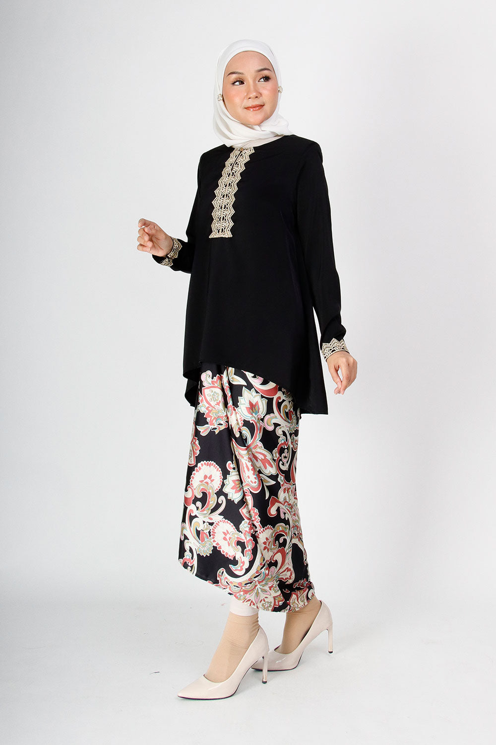 Tasnim Kurung Black