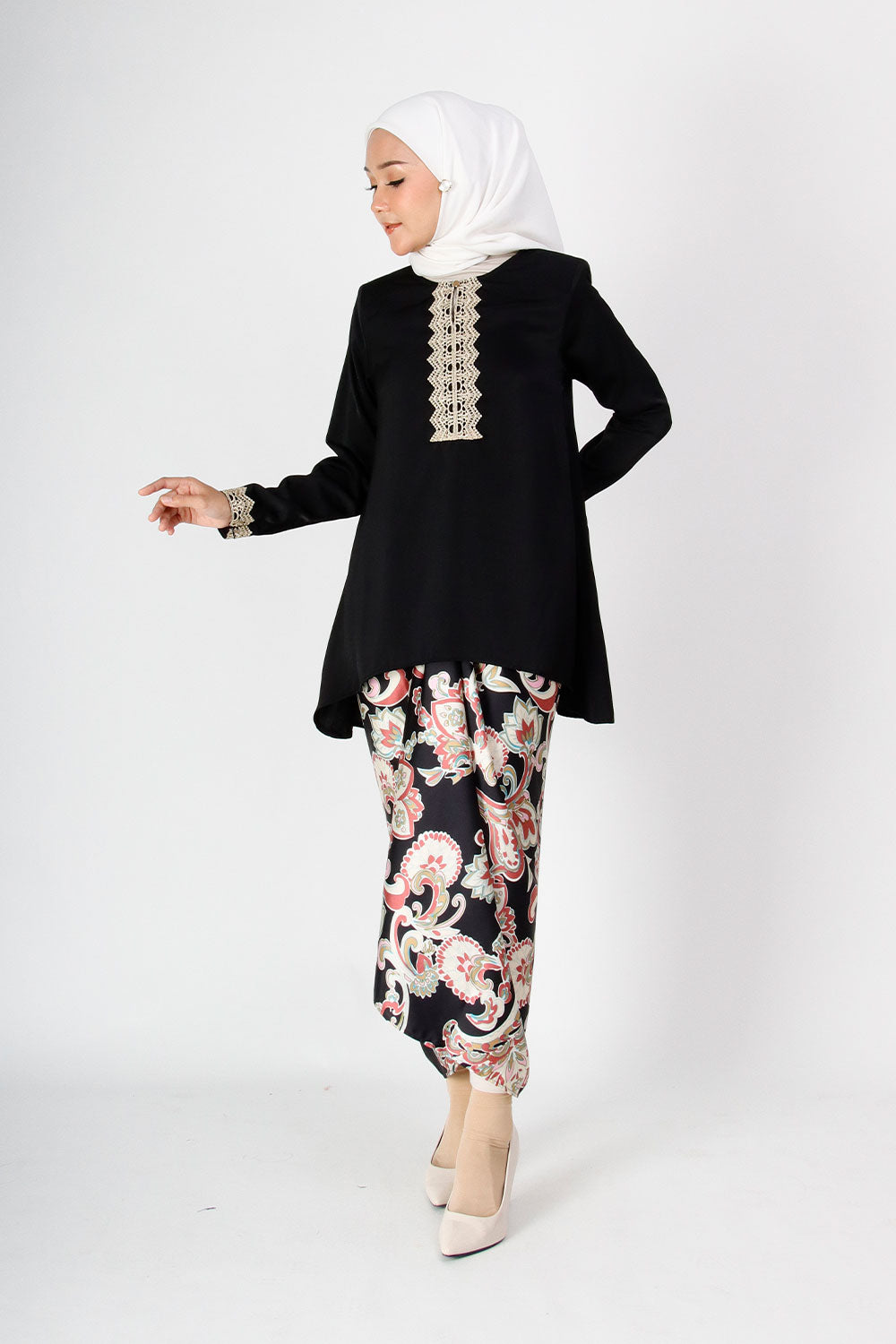 Tasnim Kurung Black