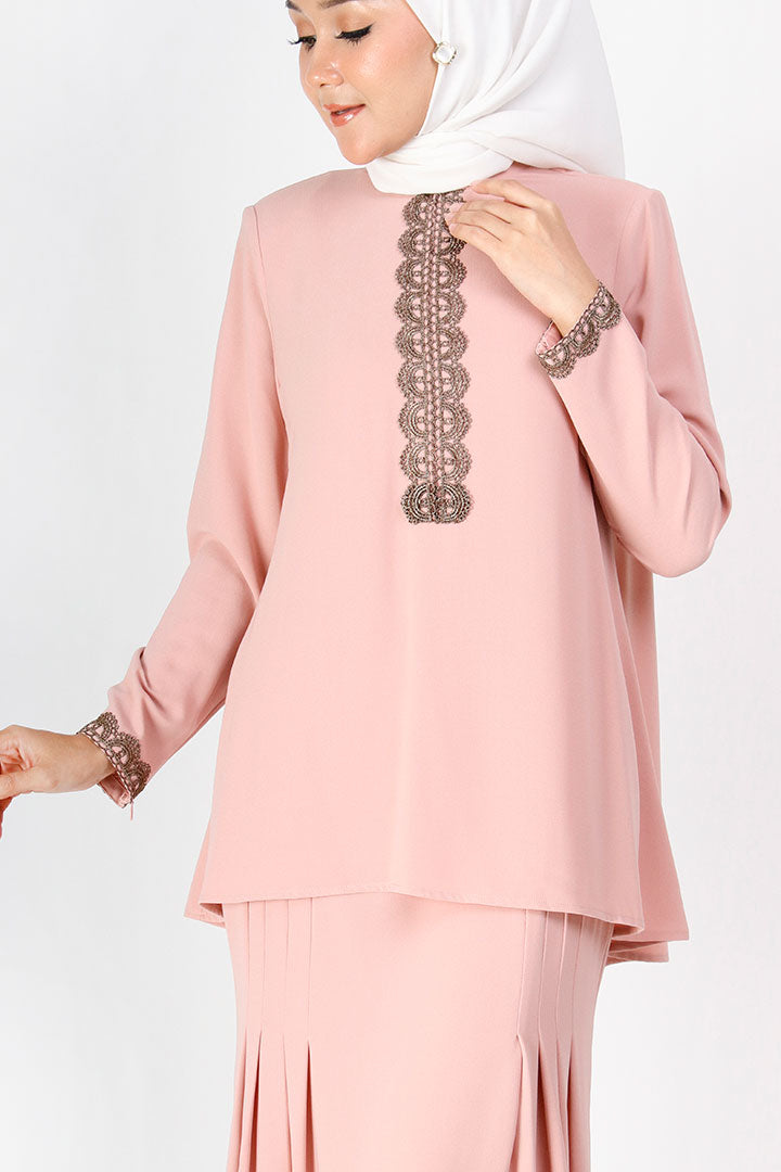 Ameesha Kurung Pink