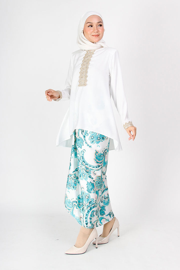 Tasnim Kurung White