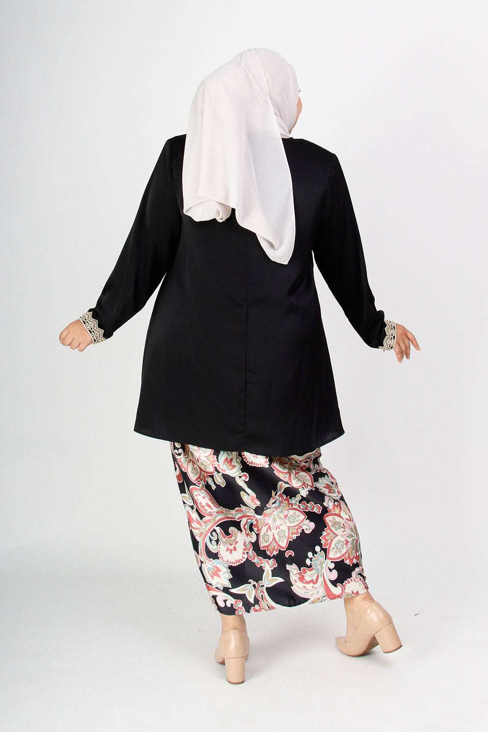 Tasnim Plus Kurung Black
