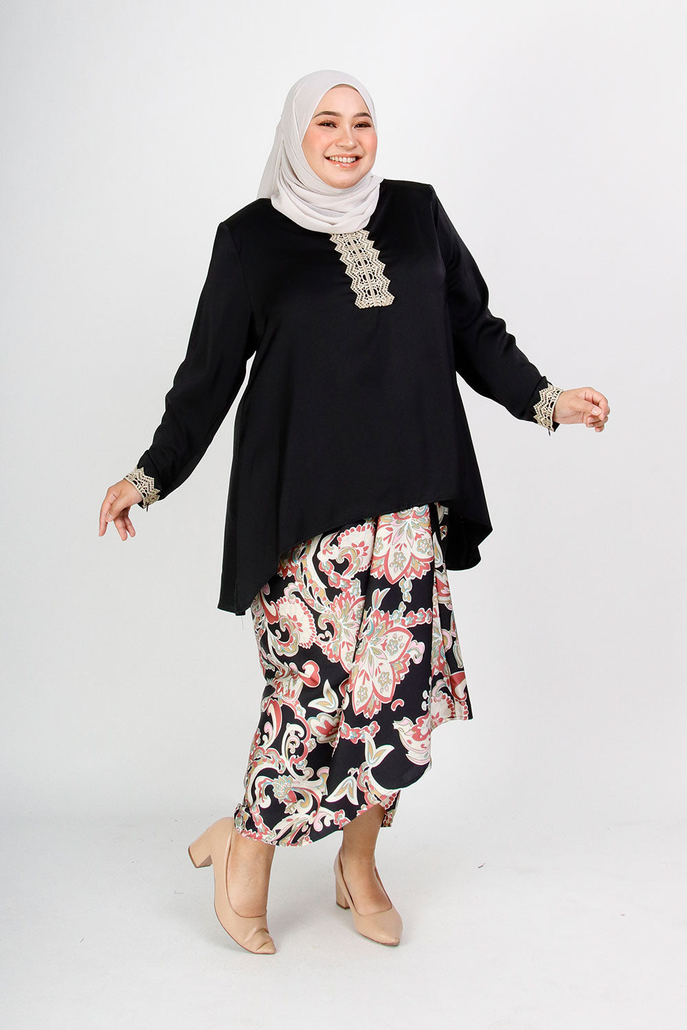 Tasnim Plus Kurung Black
