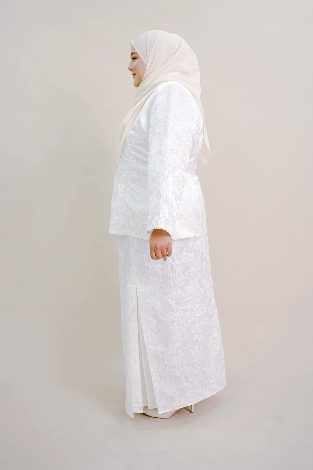 Clarisa Plus Size Kurung in Off White