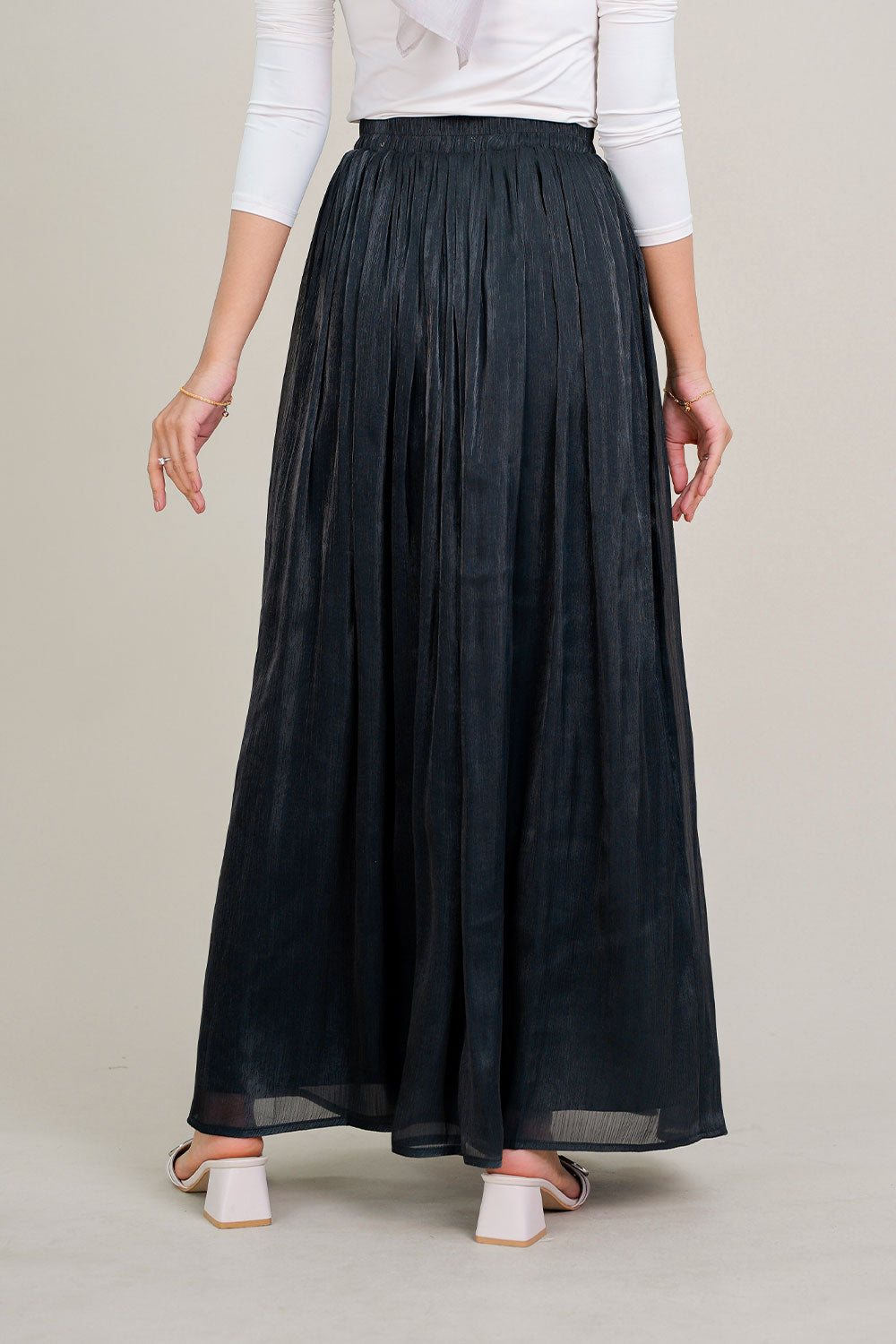 Margot Shiny Pleated Skirt Black