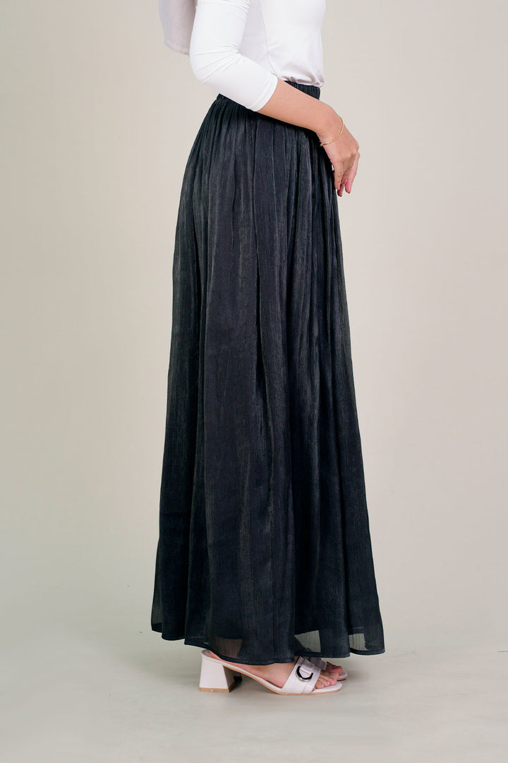 Margot Shiny Pleated Skirt Black