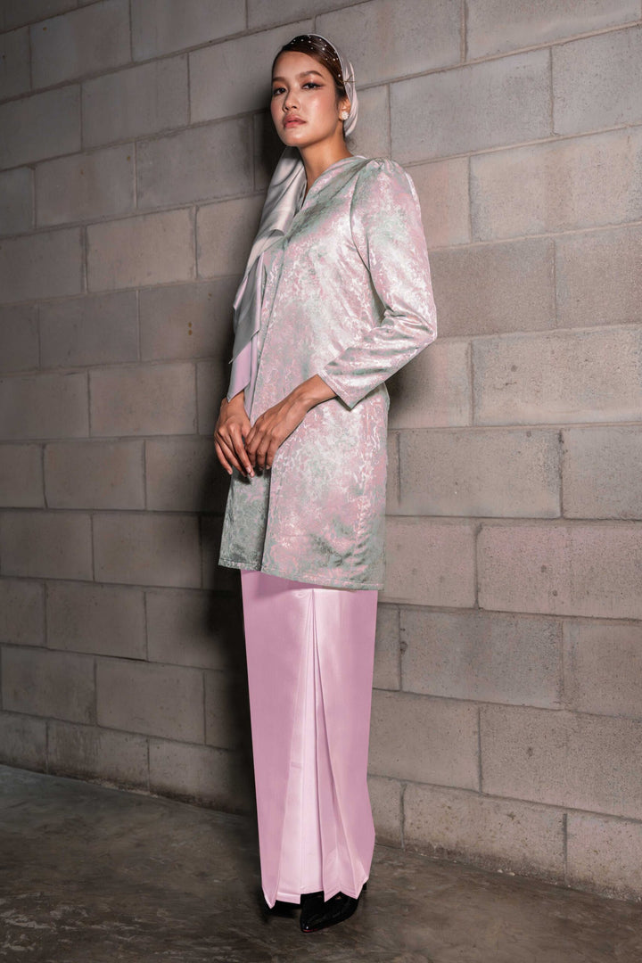 Aylin Kurung in Ash Pink