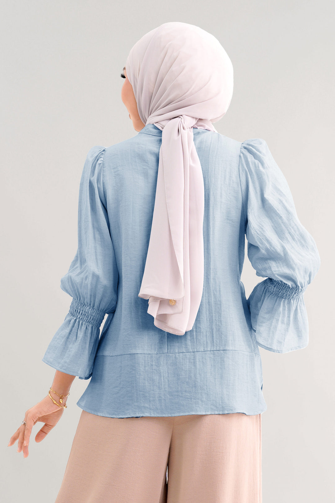 Qiena Linen Blouse Light Blue