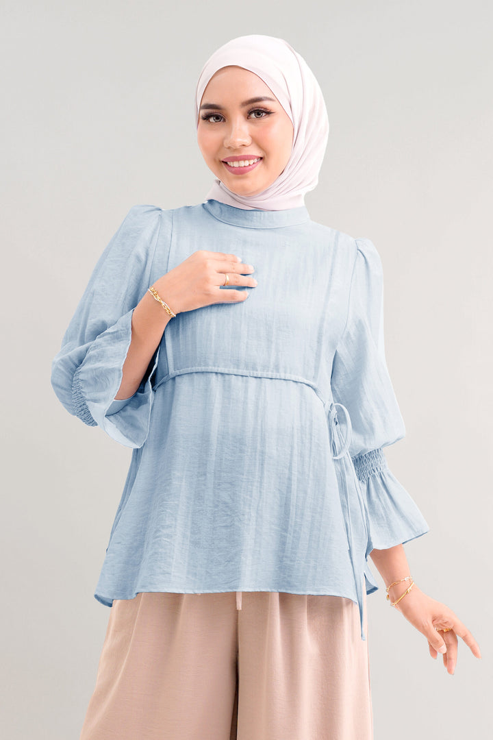 Qiena Linen Blouse Light Blue