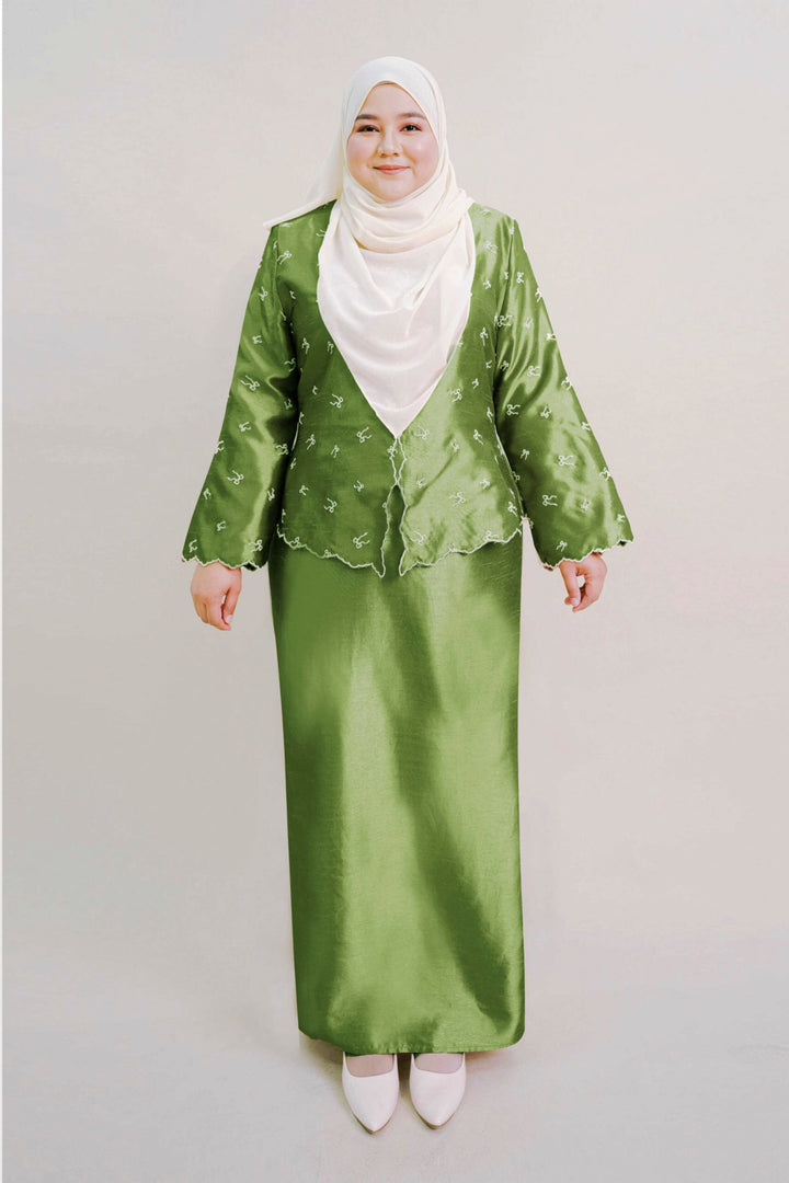 Ilona Plus Size Kebaya Modern in Green