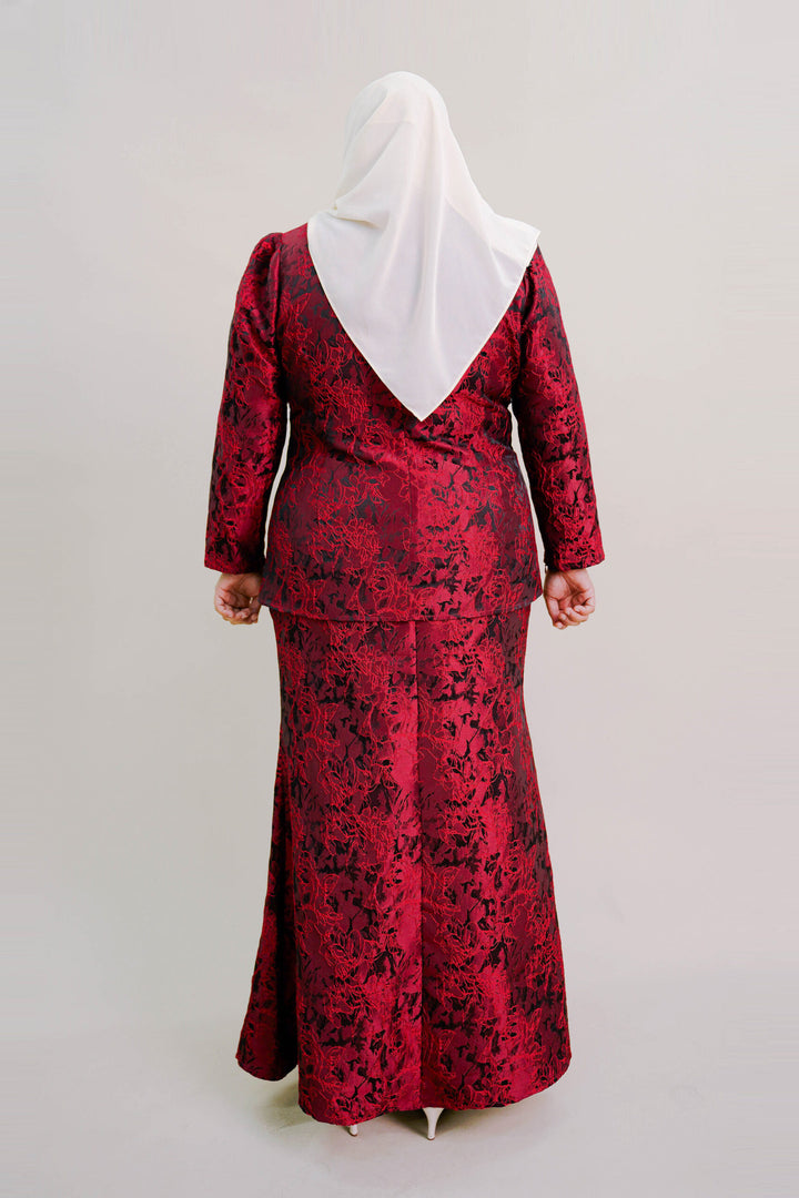 Zenata Plus Size Kurung in Red