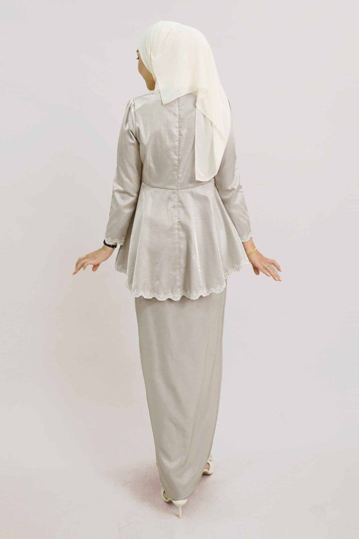 Della Kurung in Silver