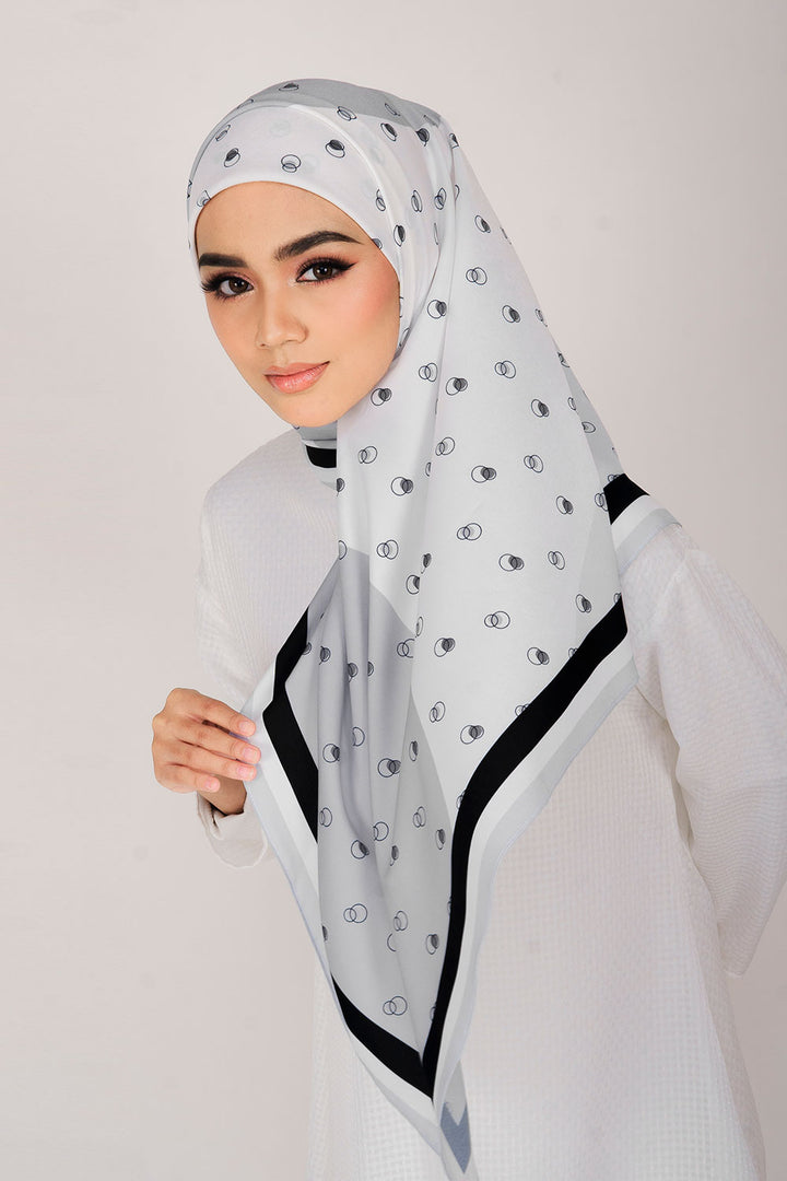 Eshal Printed Square Grey