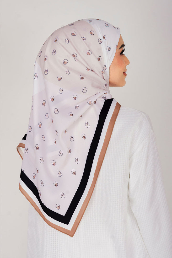 Eshal Printed Square Nude