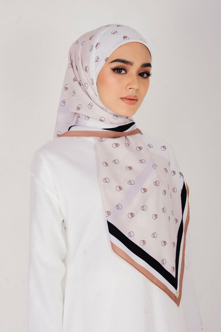 Eshal Printed Square Nude