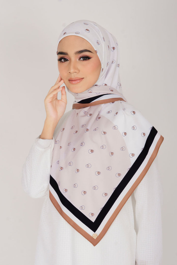 Eshal Printed Square Nude