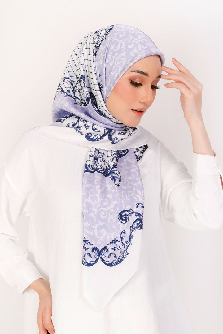 Clara Printed Square White Lilac