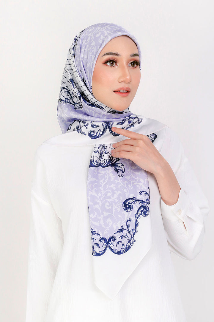 Clara Printed Square White Lilac