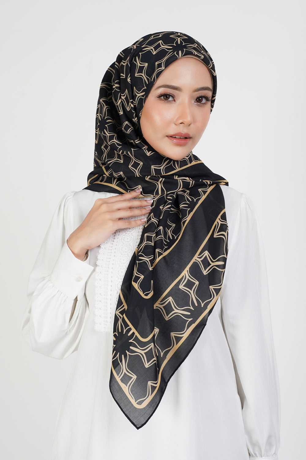 TUDUNG-HIJAB-SQUARE-SCARVES-FLORAL-PASTEL-MINIMALIST-MODERN-BAWAL-COTTON-39-TD-797-BLACK