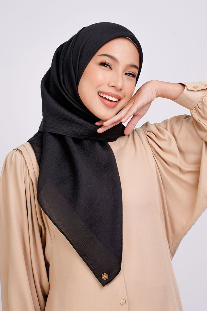 Amaya Texture Chiffon Square Black