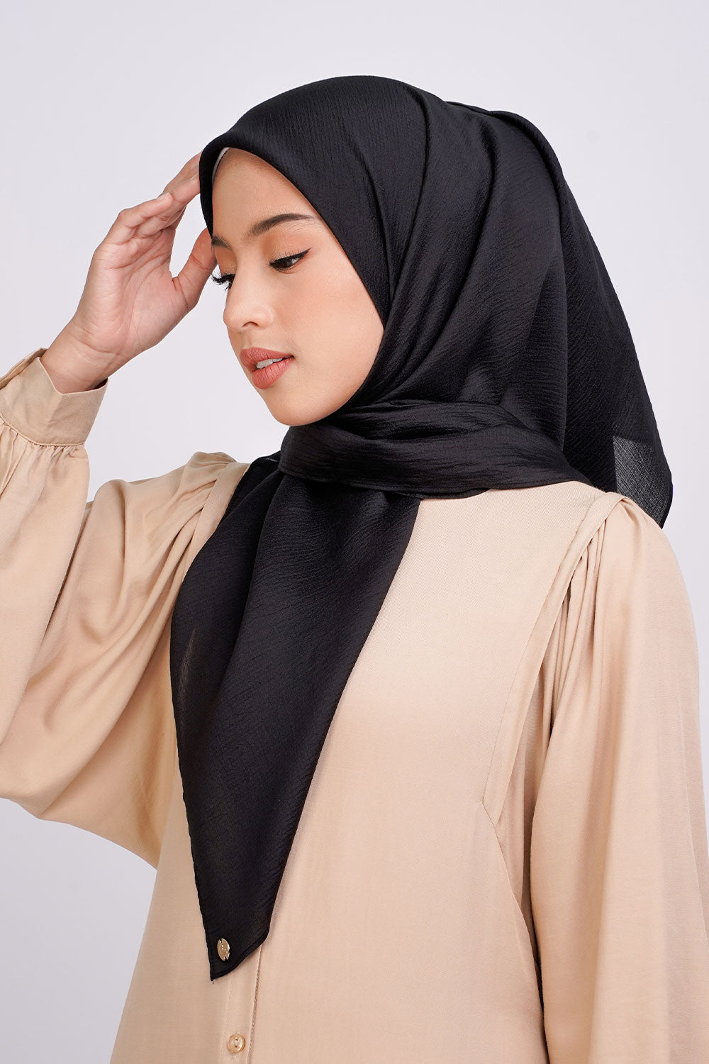 Amaya Texture Chiffon Square Black