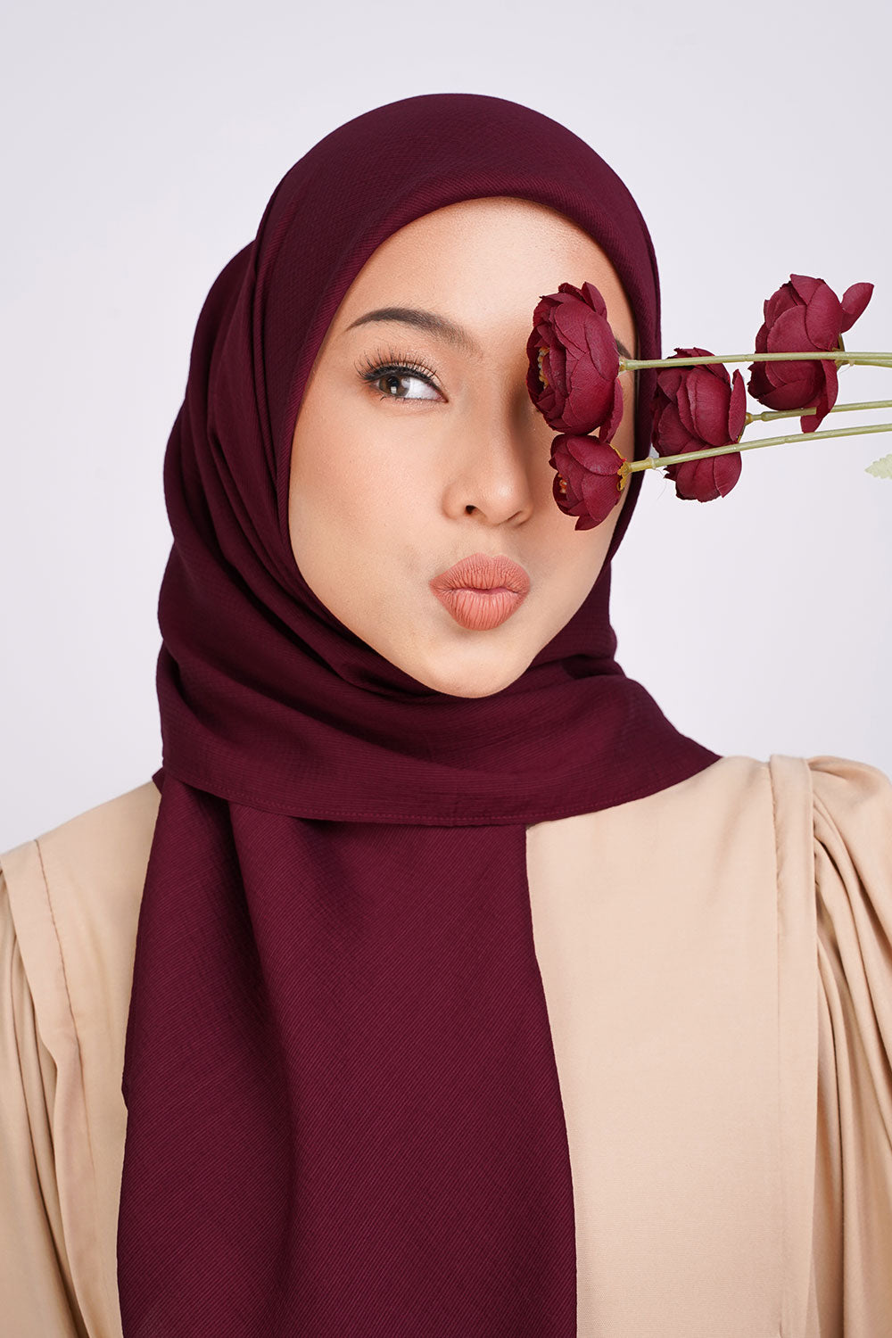 Amaya Texture Chiffon Square Maroon