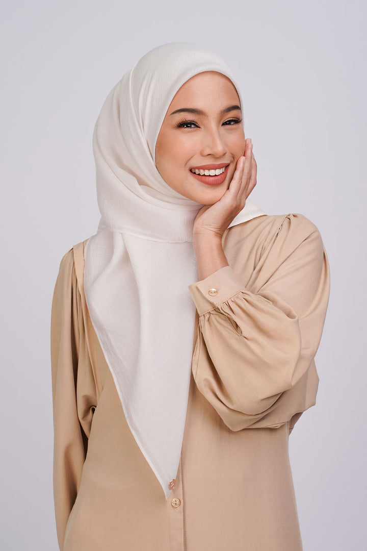Amaya Texture Chiffon Square White