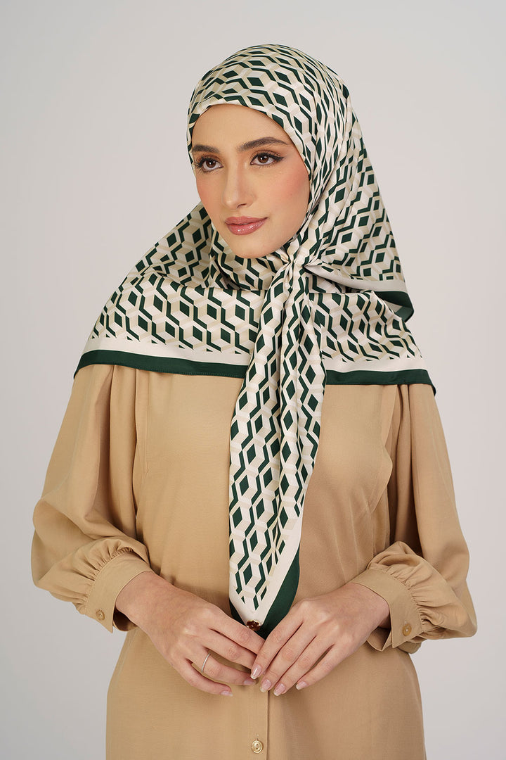 Kyra Satin Printed Square Green