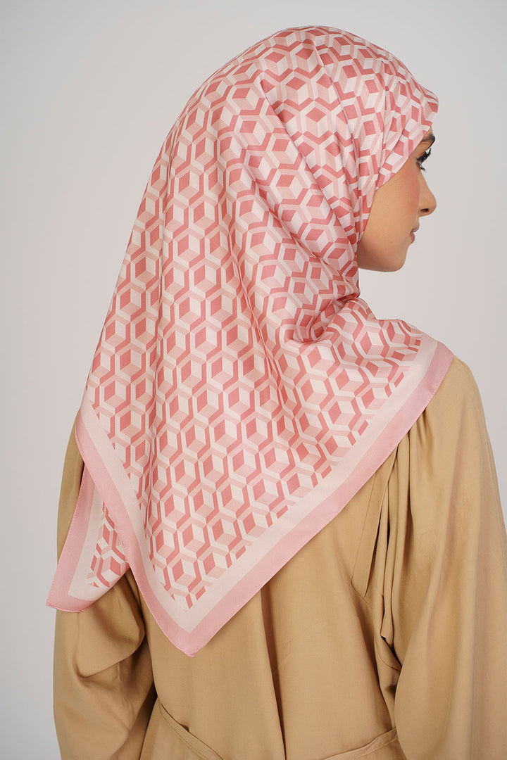 Kyra Satin Printed Square Pink