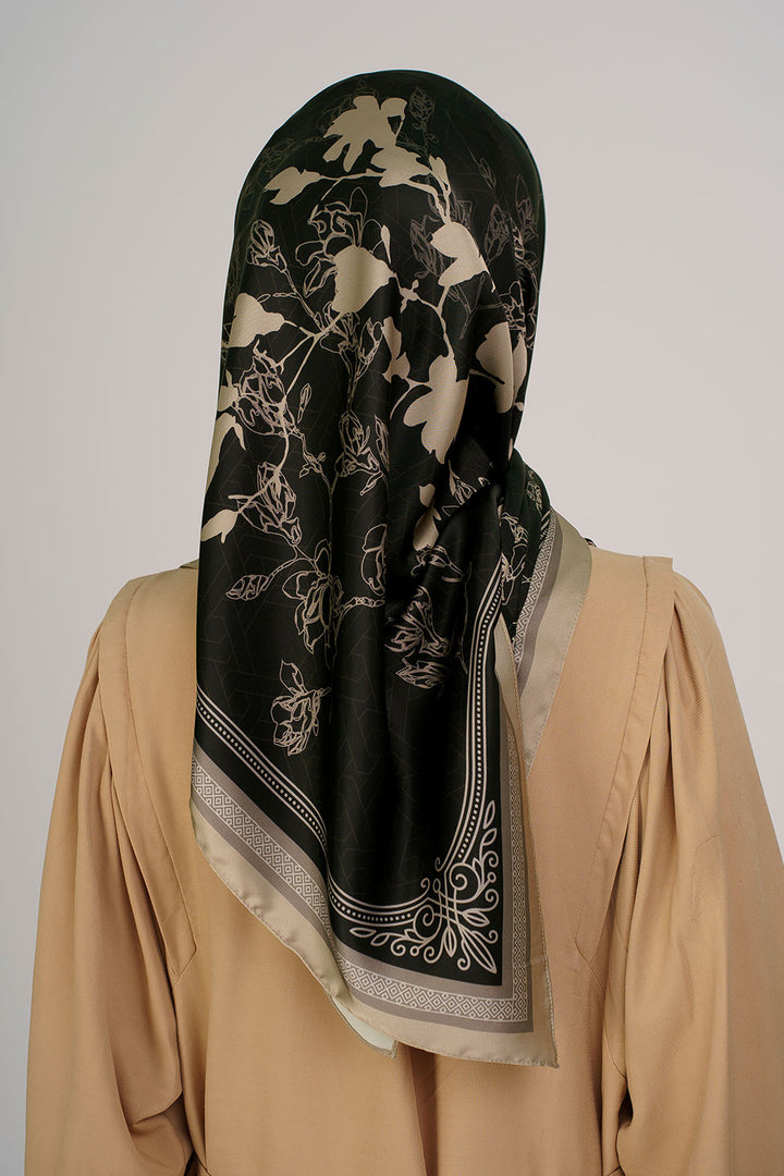 Sherly Satin Printed Square Black