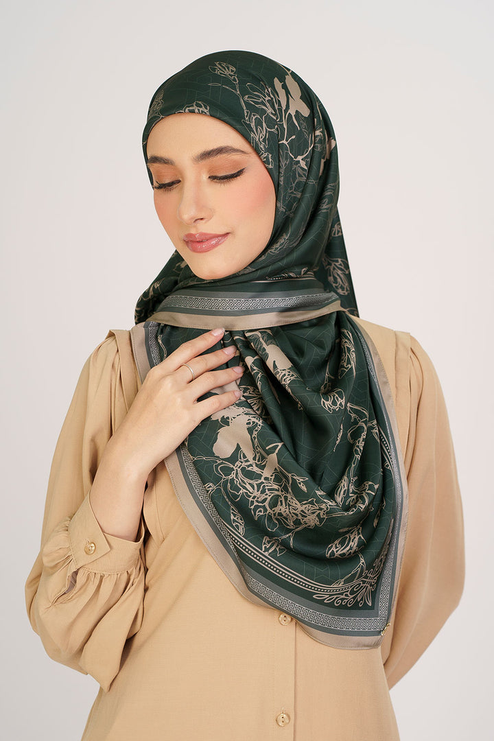 Sherly Satin Printed Square Emerald Green