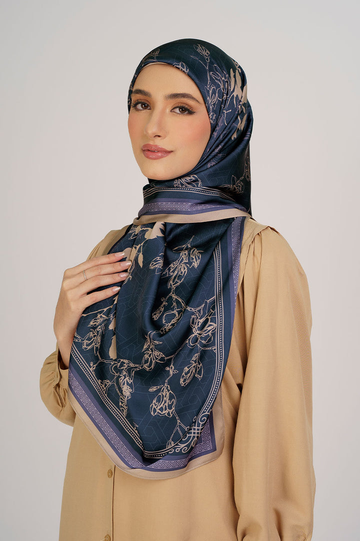 Sherly Satin Printed Square Navy