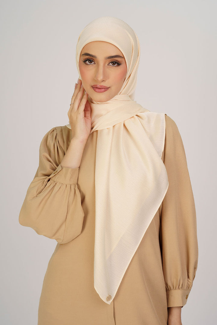 Jasmina Basic Square Plain Cream