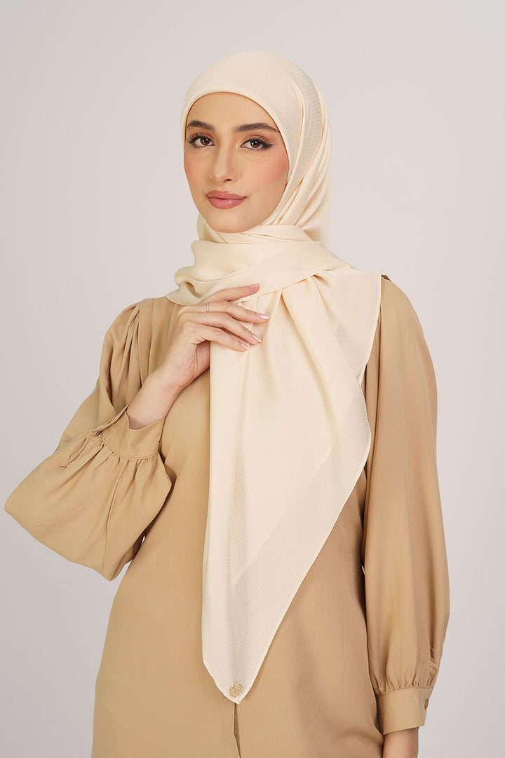 Jasmina Basic Square Plain Cream
