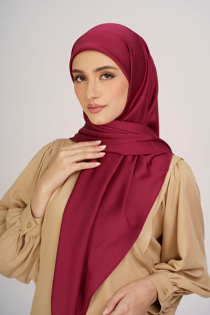 Jasmina Basic Square Plain Maroon