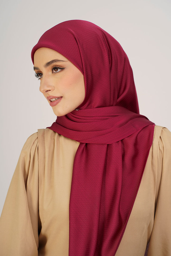 Jasmina Basic Square Plain Maroon